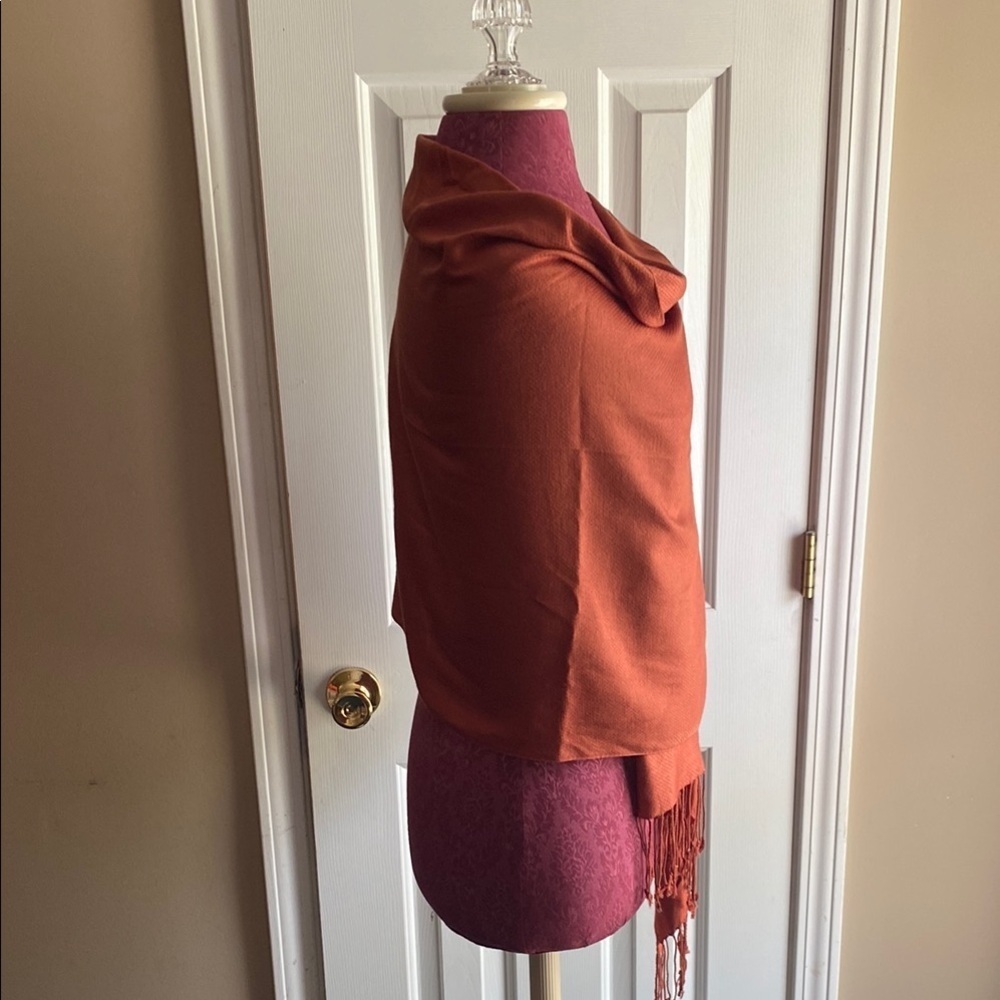 Collection XIIX LTD. Woman’s Elegant Burnt Orange Shawl Wrap For evening, party - Picture 2 of 7
